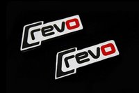 REVO Бейджи алюминиевые хромированные на крылья (2 шт.)